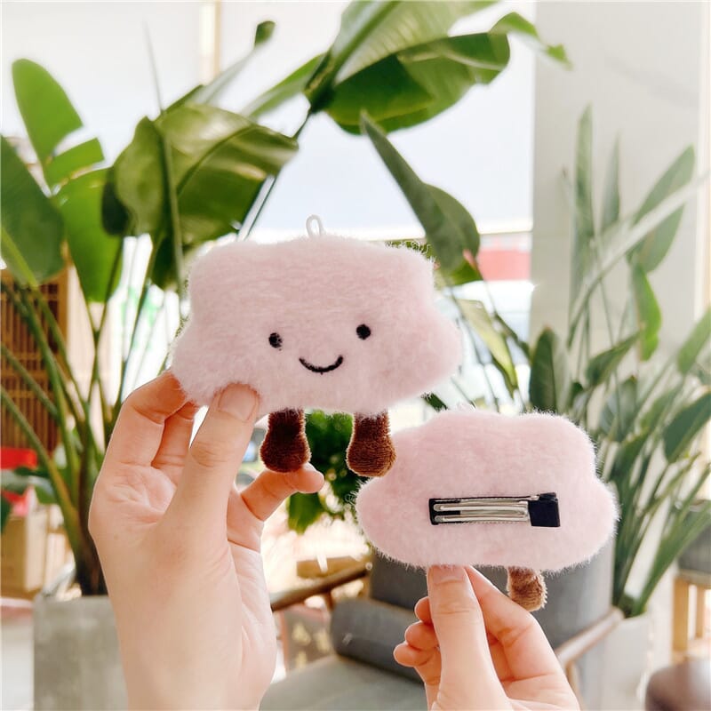 Mini plush cloud keychain, soft and stylish accessory for bags