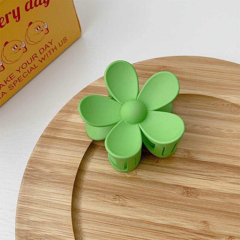 4004 Flower Shape Hair Claw Clips - Fashionable Floral Hair Clips for a Feminine Look