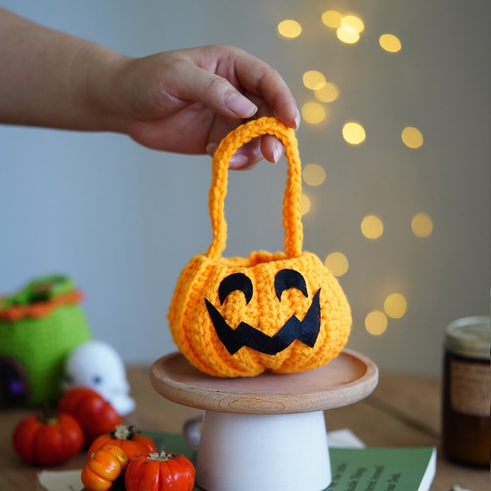 Trick or treat Happy Halloween-Pumpkin candy bag- Crochet Kit(13002)