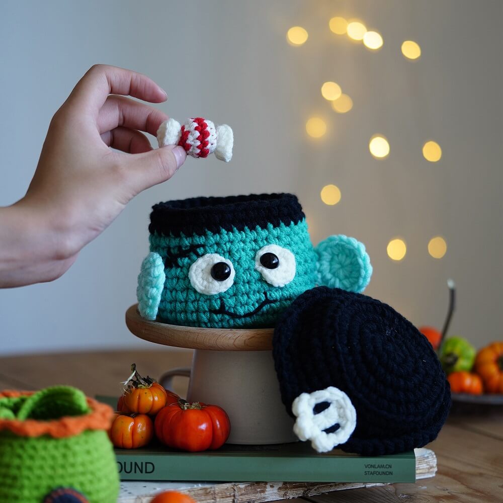 Trick or treat Happy Halloween-Green Monster candy bag- Crochet Kit(13003)