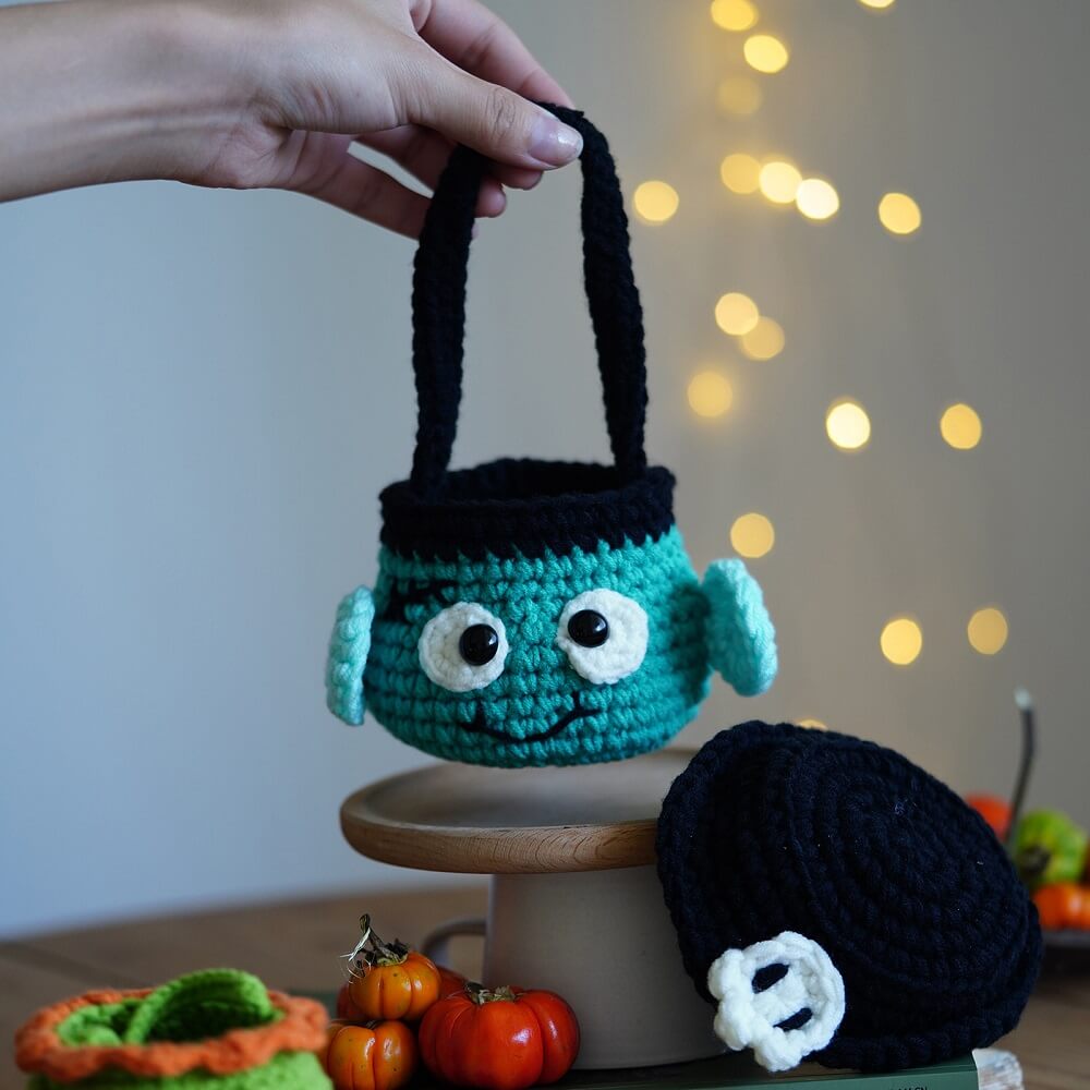 Trick or treat Happy Halloween-Green Monster candy bag- Crochet Kit(13003)