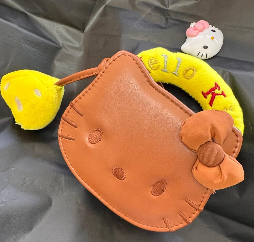 Lightweight Hello Kitty mini shoulder bag for girls  Small Kelly bag featuring adorable KT cat design
