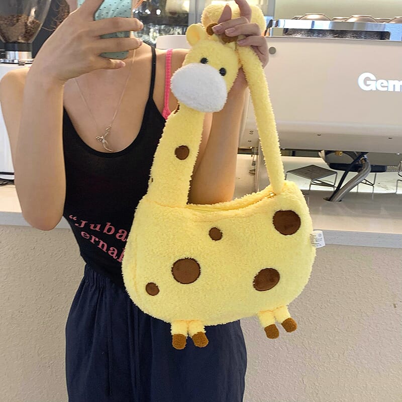 Cute giraffe crossbody bag, fun and fashionable animal-inspired design for casual wear  Adorable giraffe crossbody bag, perfect accessory for animal-themed outfits