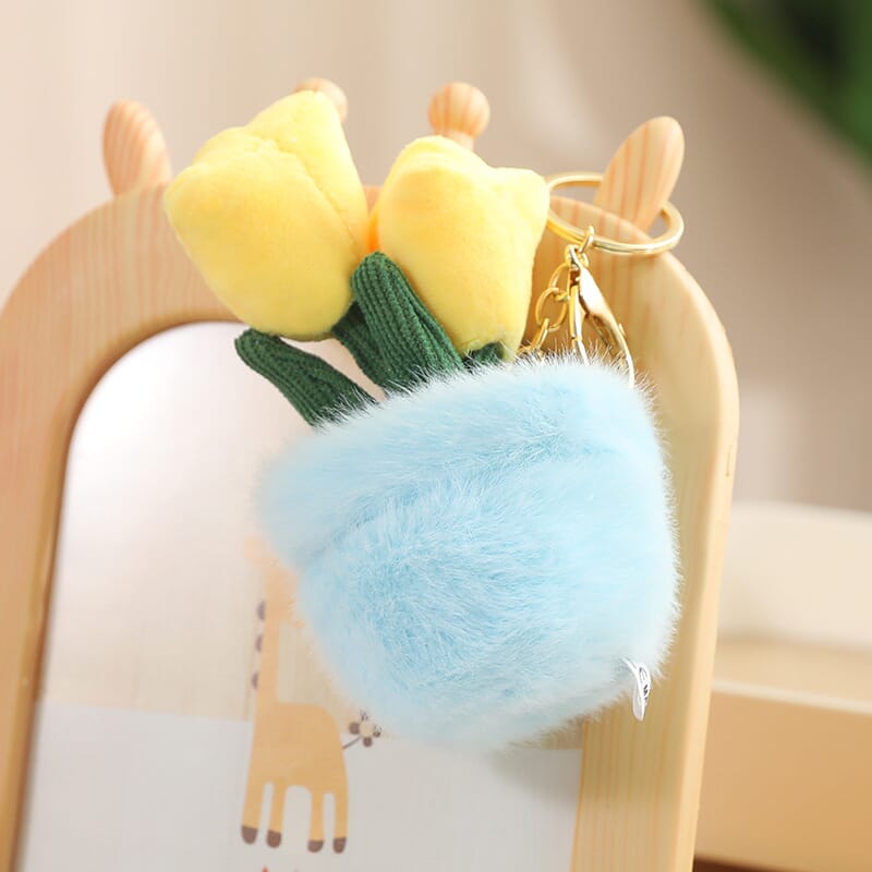 🌱 Cute Plant Keychain – Adorable plant plush toy attached to a keyring for easy carry. 🧸